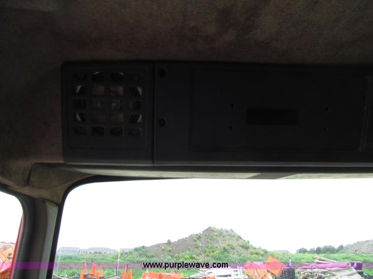 image for item D7379 1988 Volvo FE615 distributor truck