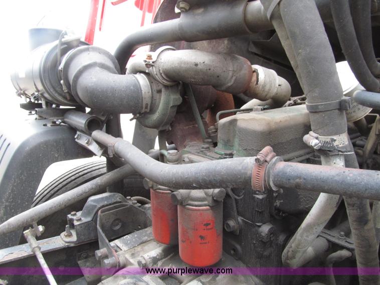 image for item D7379 1988 Volvo FE615 distributor truck