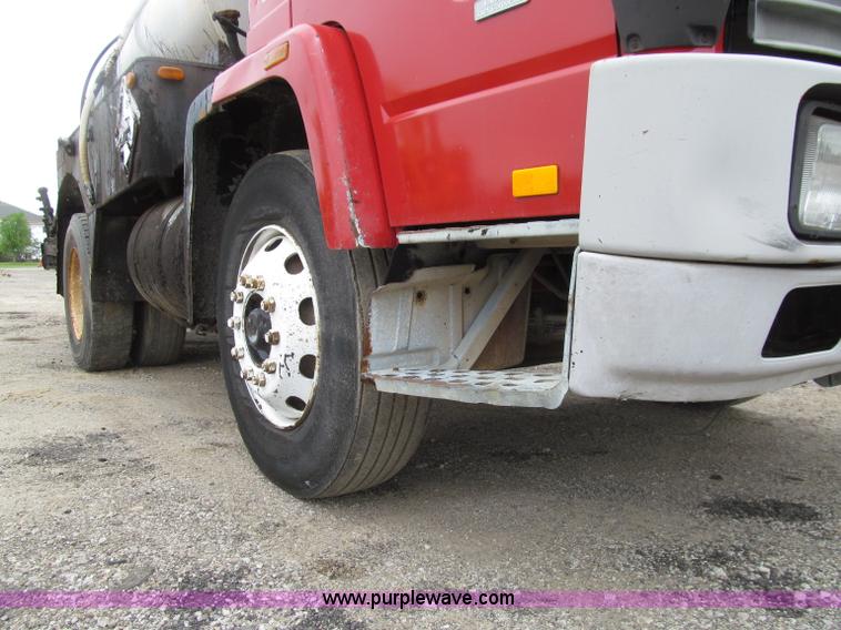 image for item D7381 1988 Volvo FE615 distributor truck