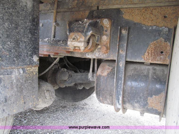 image for item D7381 1988 Volvo FE615 distributor truck