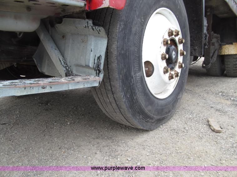 image for item D7381 1988 Volvo FE615 distributor truck