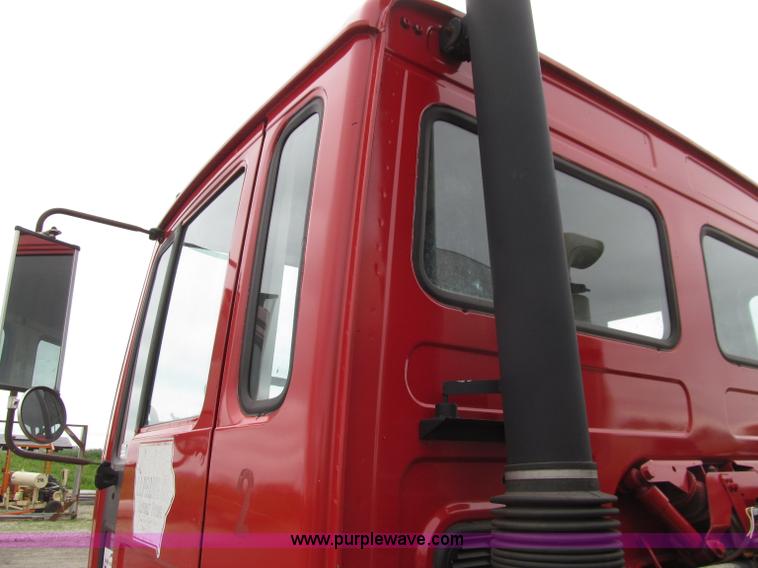 image for item D7381 1988 Volvo FE615 distributor truck