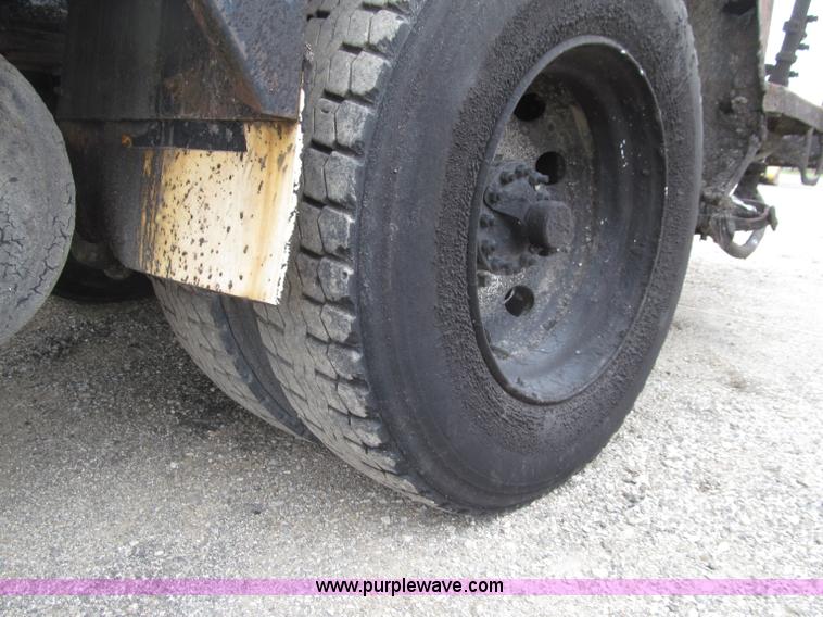 image for item D7381 1988 Volvo FE615 distributor truck