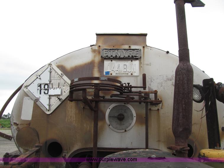 image for item D7381 1988 Volvo FE615 distributor truck