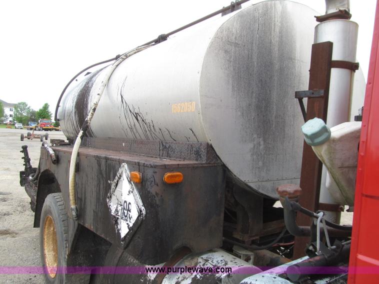 image for item D7381 1988 Volvo FE615 distributor truck