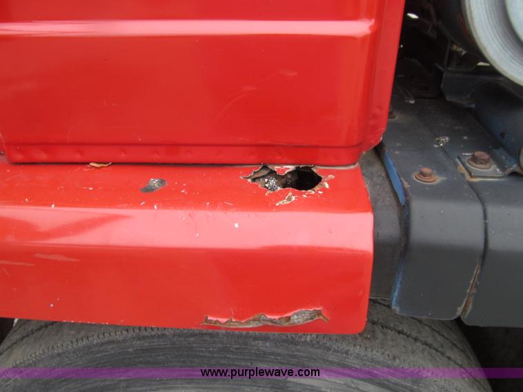 image for item D7381 1988 Volvo FE615 distributor truck