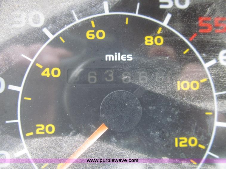 image for item D7381 1988 Volvo FE615 distributor truck