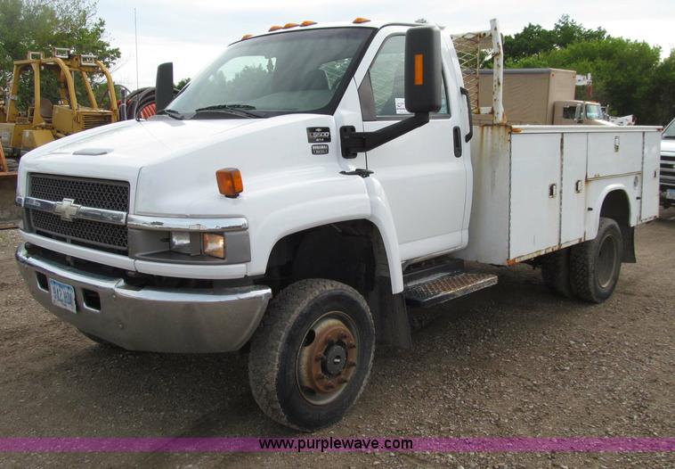 image for item D7385 2005 Chevrolet C5500 service truck