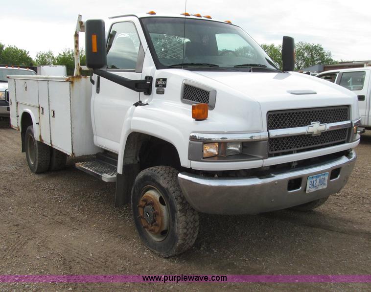 image for item D7385 2005 Chevrolet C5500 service truck