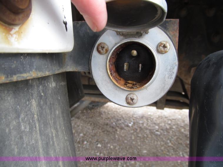 image for item D7385 2005 Chevrolet C5500 service truck