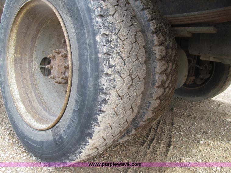 image for item D7385 2005 Chevrolet C5500 service truck