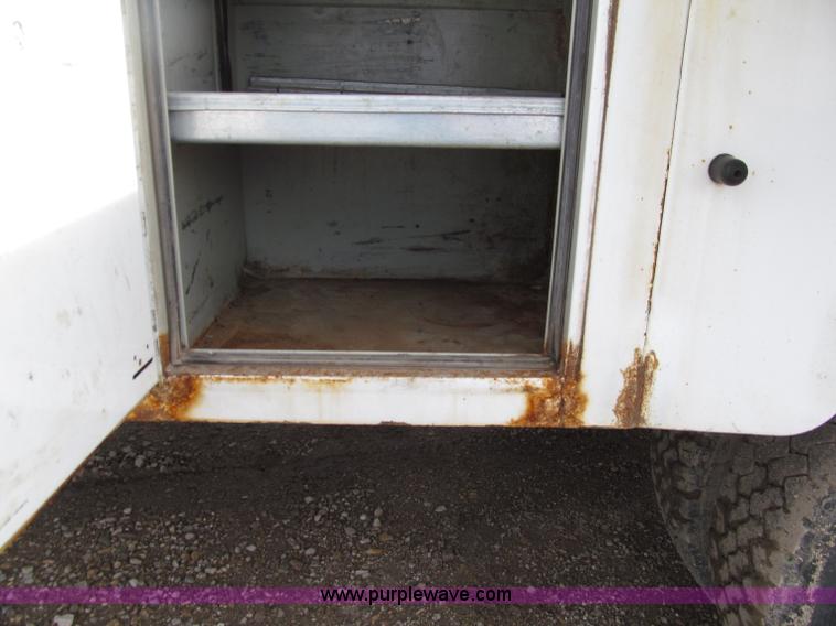 image for item D7385 2005 Chevrolet C5500 service truck