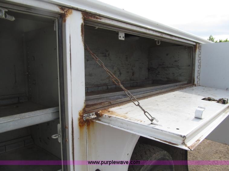 image for item D7385 2005 Chevrolet C5500 service truck