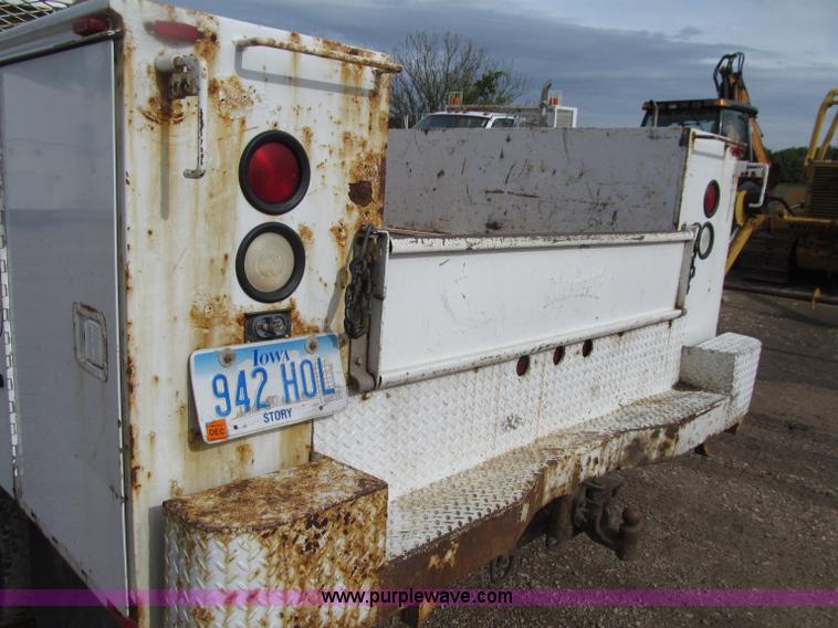 image for item D7385 2005 Chevrolet C5500 service truck