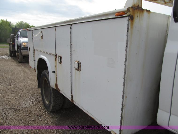 image for item D7385 2005 Chevrolet C5500 service truck