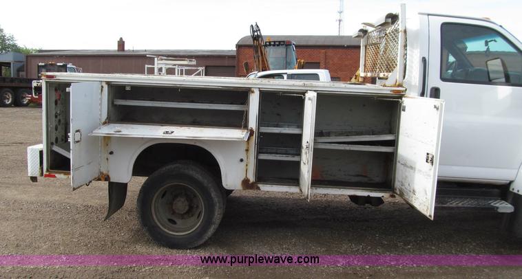 image for item D7385 2005 Chevrolet C5500 service truck