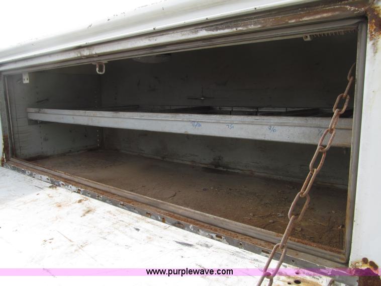 image for item D7385 2005 Chevrolet C5500 service truck