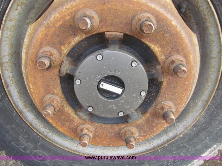 image for item D7385 2005 Chevrolet C5500 service truck