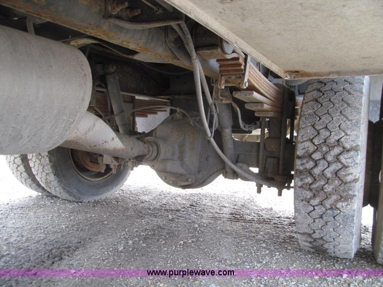 image for item D7385 2005 Chevrolet C5500 service truck