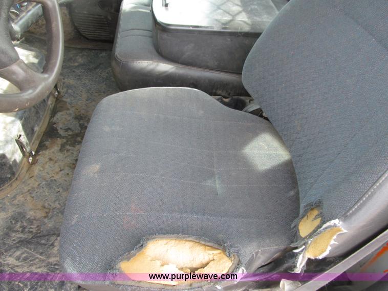 image for item D7385 2005 Chevrolet C5500 service truck