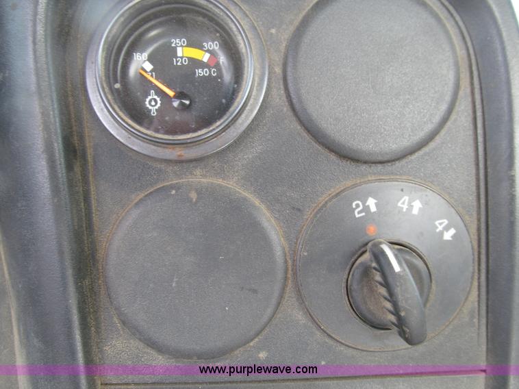 image for item D7385 2005 Chevrolet C5500 service truck