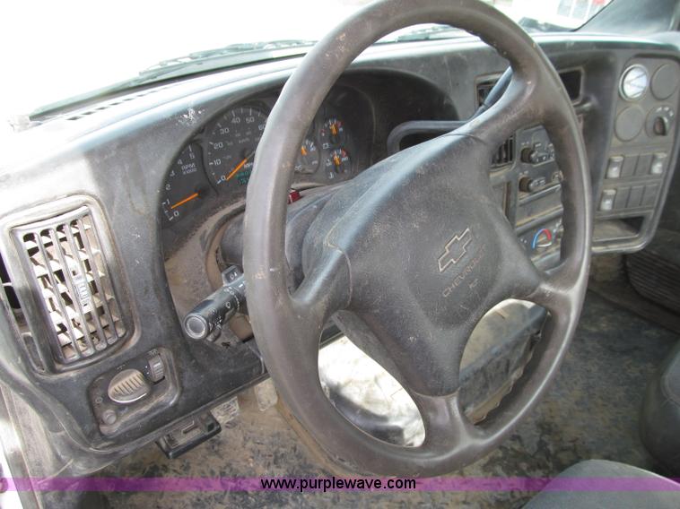 image for item D7385 2005 Chevrolet C5500 service truck
