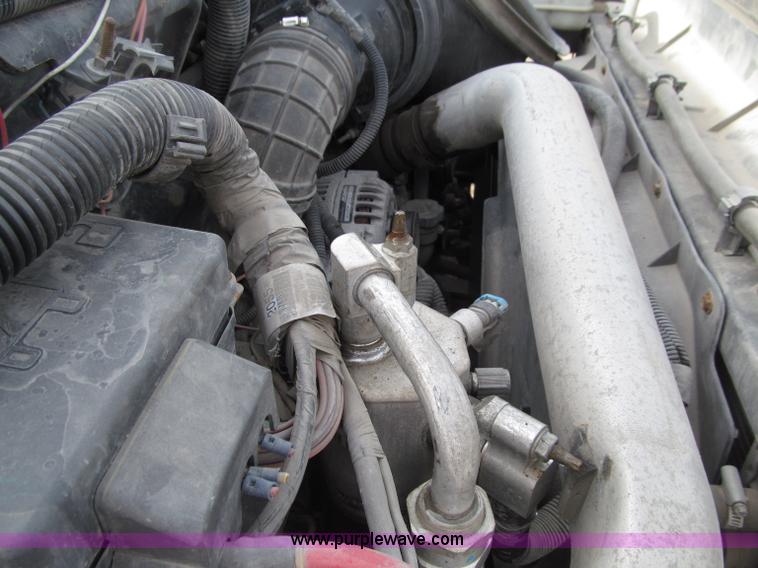 image for item D7385 2005 Chevrolet C5500 service truck