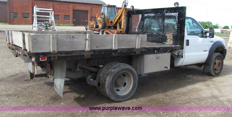 image for item D7386 2007 Ford F450 XLT Super Duty flatbed truck
