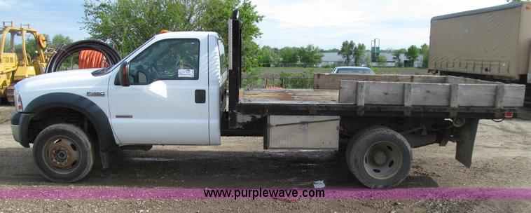 image for item D7386 2007 Ford F450 XLT Super Duty flatbed truck