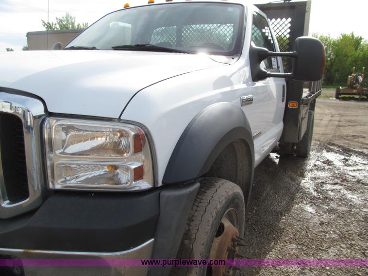 image for item D7386 2007 Ford F450 XLT Super Duty flatbed truck