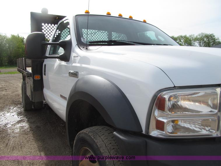 image for item D7386 2007 Ford F450 XLT Super Duty flatbed truck