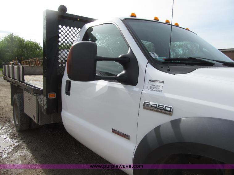 image for item D7386 2007 Ford F450 XLT Super Duty flatbed truck