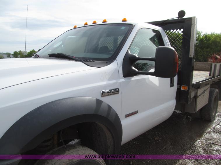 image for item D7386 2007 Ford F450 XLT Super Duty flatbed truck