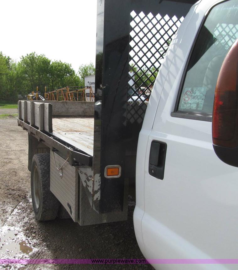 image for item D7386 2007 Ford F450 XLT Super Duty flatbed truck
