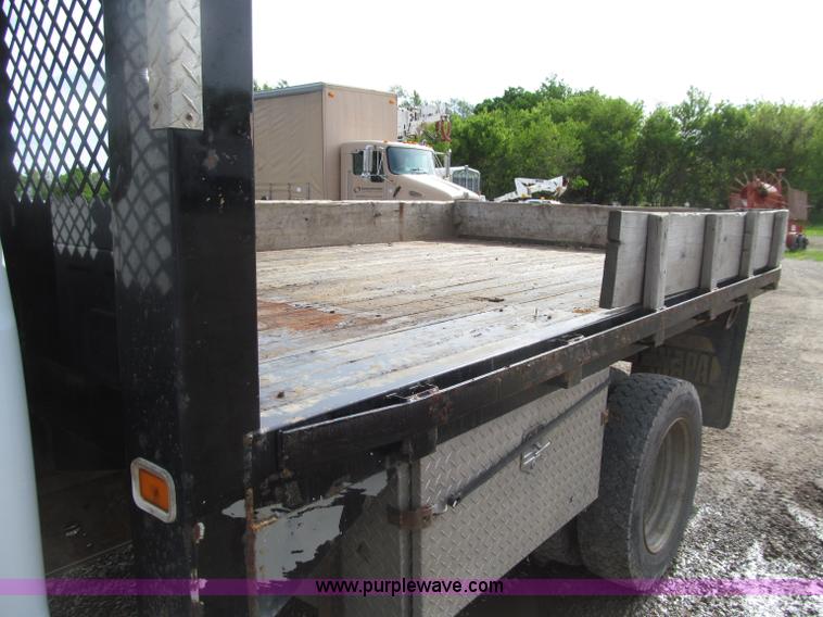 image for item D7386 2007 Ford F450 XLT Super Duty flatbed truck