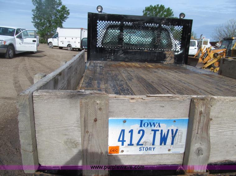 image for item D7386 2007 Ford F450 XLT Super Duty flatbed truck