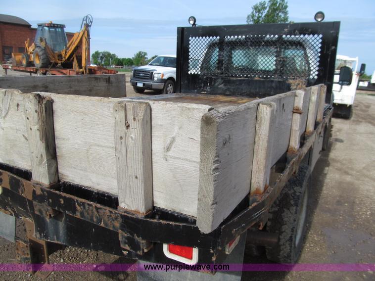 image for item D7386 2007 Ford F450 XLT Super Duty flatbed truck