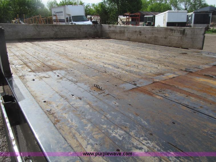 image for item D7386 2007 Ford F450 XLT Super Duty flatbed truck