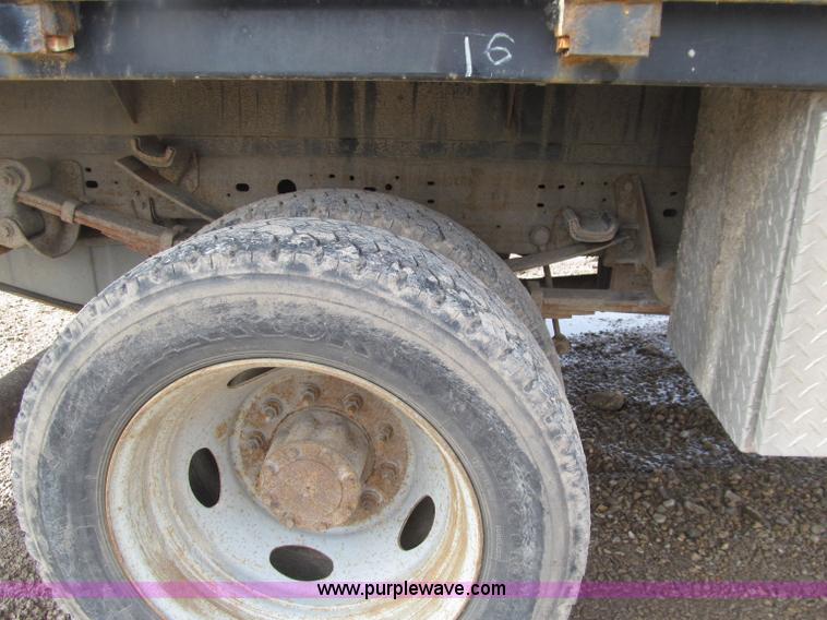 image for item D7386 2007 Ford F450 XLT Super Duty flatbed truck