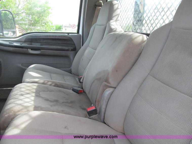 image for item D7386 2007 Ford F450 XLT Super Duty flatbed truck