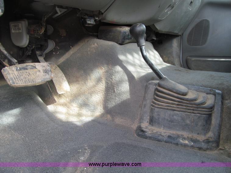 image for item D7386 2007 Ford F450 XLT Super Duty flatbed truck