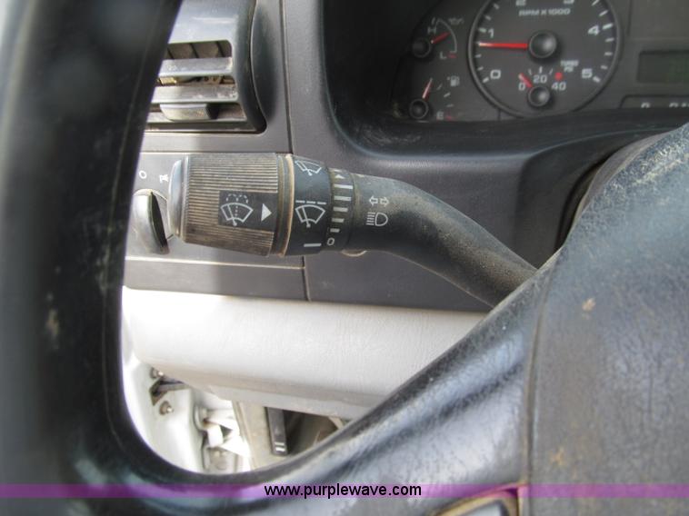 image for item D7386 2007 Ford F450 XLT Super Duty flatbed truck