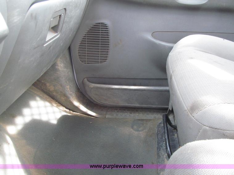 image for item D7386 2007 Ford F450 XLT Super Duty flatbed truck