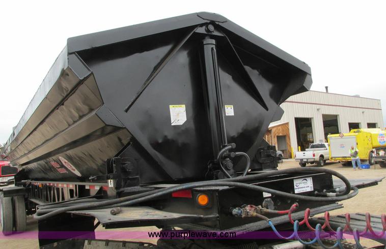 image for item E5133 2000 Circle R SS443-6LS tri axle side dump trailer