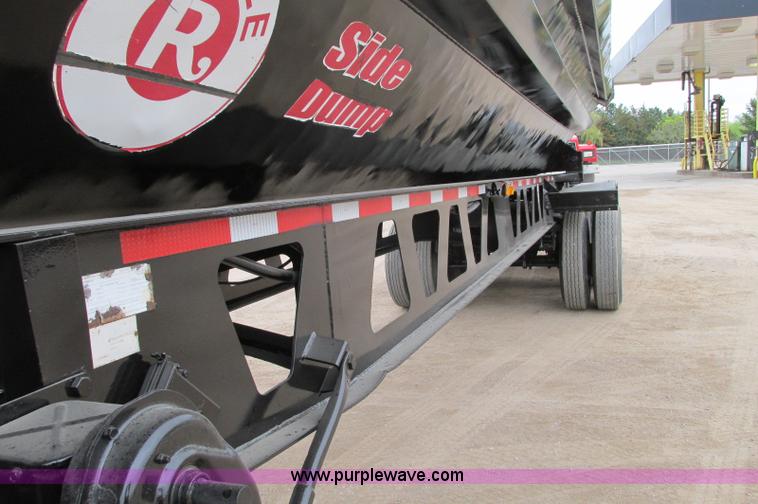 image for item E5133 2000 Circle R SS443-6LS tri axle side dump trailer