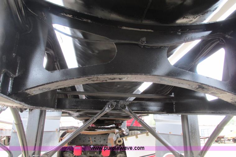 image for item E5133 2000 Circle R SS443-6LS tri axle side dump trailer