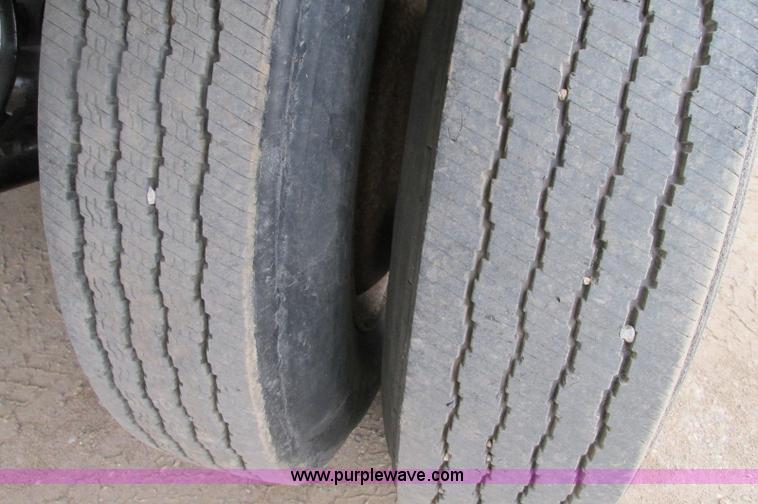 image for item E5133 2000 Circle R SS443-6LS tri axle side dump trailer