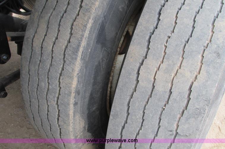 image for item E5133 2000 Circle R SS443-6LS tri axle side dump trailer