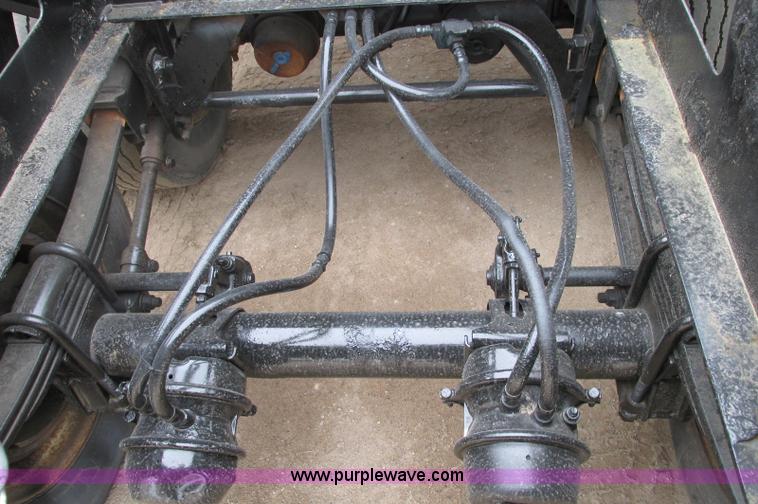 image for item E5133 2000 Circle R SS443-6LS tri axle side dump trailer