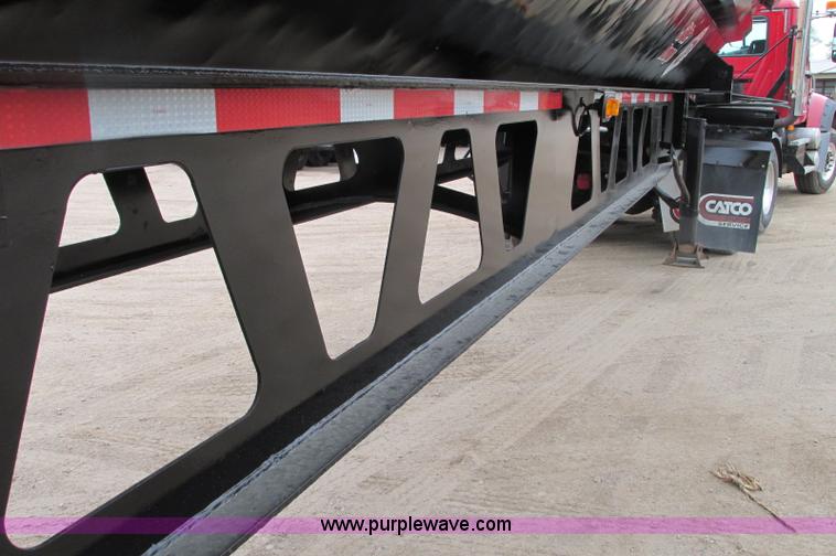 image for item E5133 2000 Circle R SS443-6LS tri axle side dump trailer